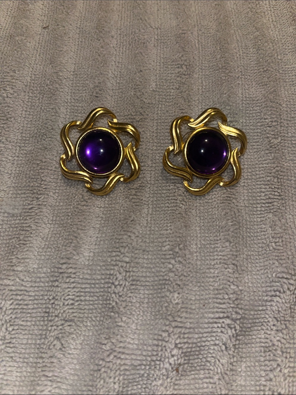 Vibrant Trifari Vintage Gold -Tone Purple Cabochon Flower Earrings